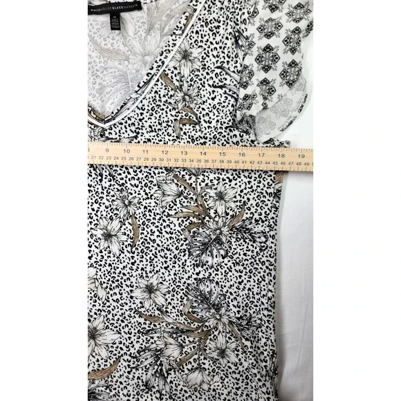 White House Black Market V Neck Top Medium Animal & Floral Print Ruffle Sleeves - Picture 6 of 7